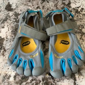 VIBRAM FiveFingers Shoes - Size 42